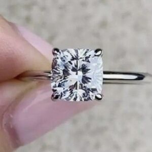 NEW 3.5 CT 18 KT OVER SILVER CUSHION CUT MOISSANITE RING SIZE 6, 7 & 81/2
